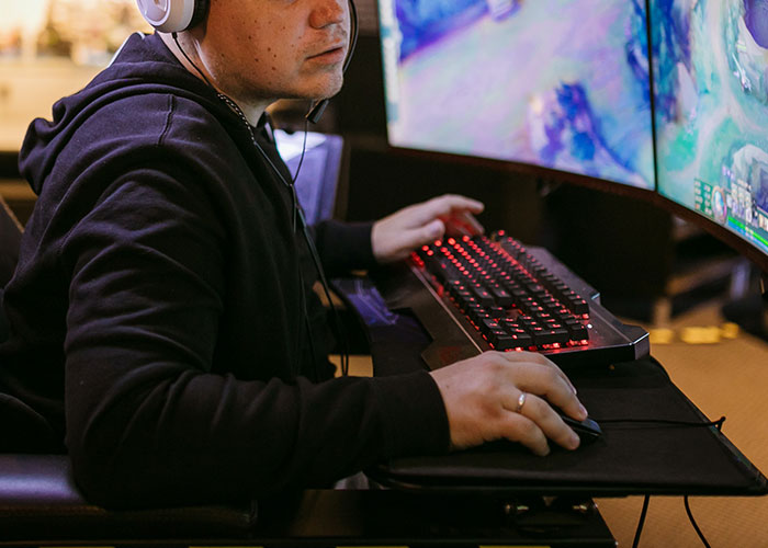 Woman Rushes Home After Learning Police Found Her Toddler By The Highway, Finds Her Husband Gaming In His Room Despite The Alarms Blasting