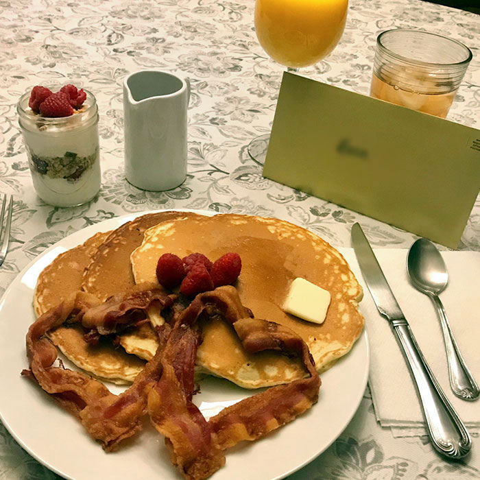 I Woke Up At 04:15 To Make This Breakfast For My Valentine. Happy Valentine's Day