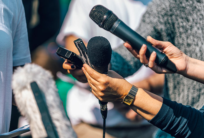 “I’ve Had 6 Lung Infections In The Past Year”: 30 People Reveal The Biggest Downsides To The Careers They Chose