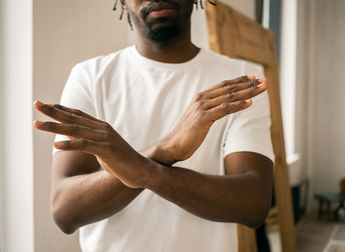 People Share 30 Workplace Red Flags That Just Scream "Working Here Would Suck"