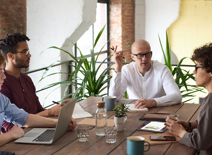 People Share 30 Workplace Red Flags That Just Scream "Working Here Would Suck"