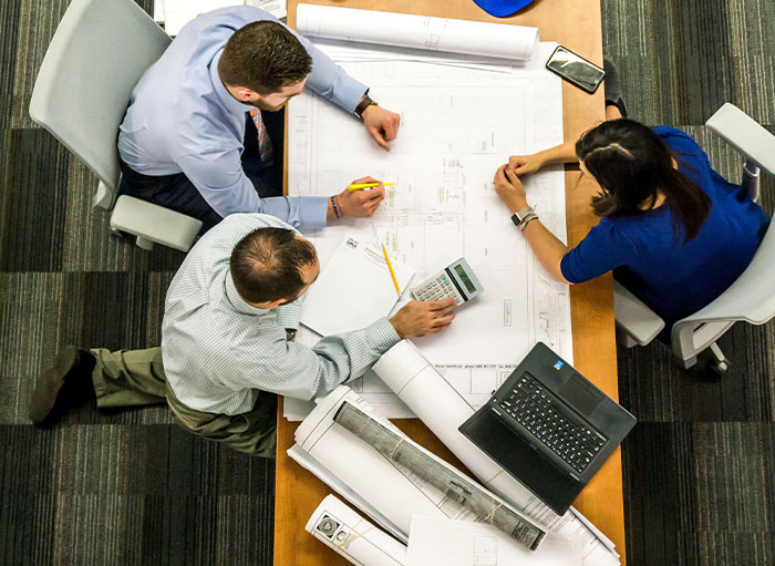 People Share 30 Workplace Red Flags That Just Scream "Working Here Would Suck"