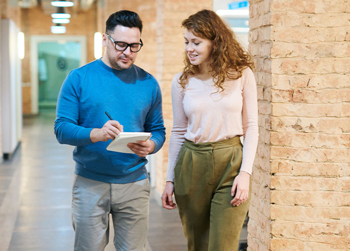 People Share 30 Workplace Red Flags That Just Scream "Working Here Would Suck"