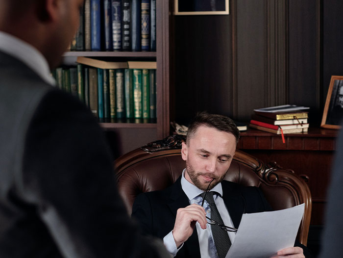 People Share 30 Workplace Red Flags That Just Scream "Working Here Would Suck"