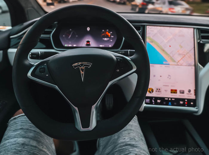 Family Annoyed Son’s Girlfriend Yelled To Be Let Out Of Car After The Dad Ignored Her Request To Switch Off “Full Self-Driving”