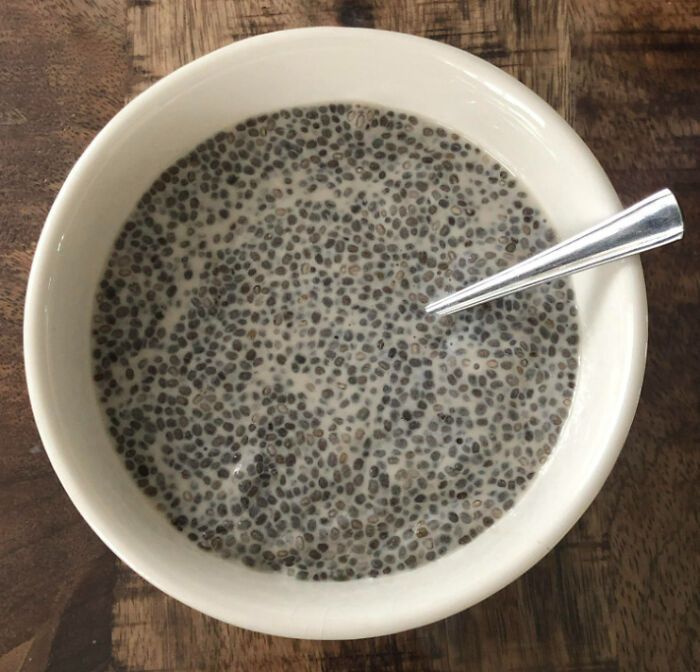 30 People Share Their Favorite Low-Effort Comfort Meals That Require 3 Ingredients Or Less