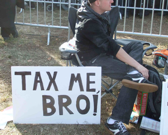 Entitled Woman Got Used To Her Roommate Filing Taxes For Her While She Watched Shows Instead, Calls Her Out When She Refuses