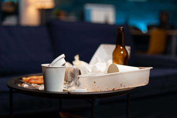 Guy Welcomes Girlfriend’s Jobless Brother Into His Home, Kicks Them Both Out When They Ask Him To Get Rid Of His Dog Guy Welcomes Girlfriend’s Jobless Brother Into His Home, Kicks Them Both Out When They Ask Him To Get Rid Of His Dog