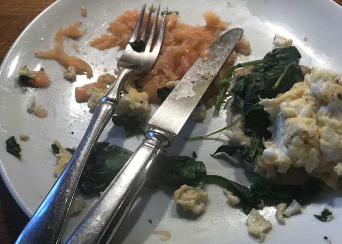 Woman Doesn't Finish Her Food At The Dining Hall, This Student Thinks She Has The Right To Call Her Out