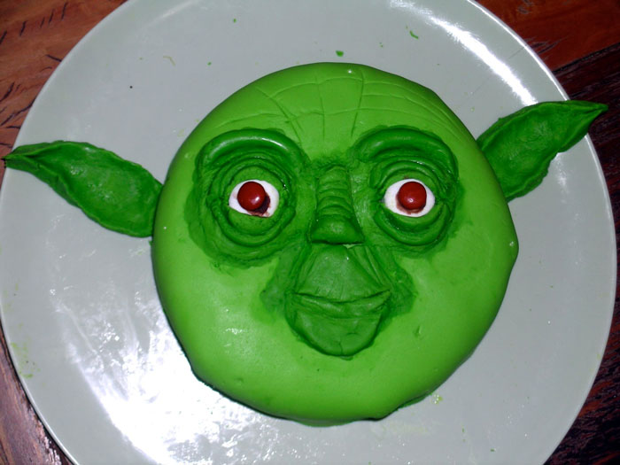 Family Has To Pick Sides After Woman Refuses To Bake More Cakes For Cousin After She Disappeared When She Had To Pay For The First One