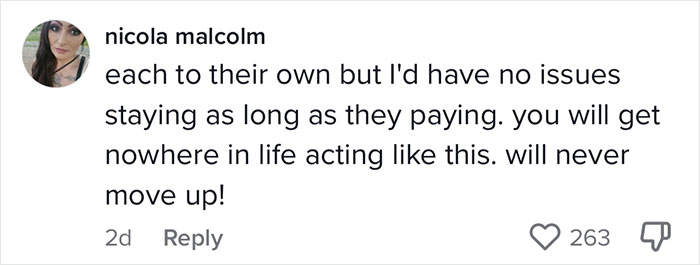 "You Can't Just Stay An Extra 10 Minutes?": Employee Refuses To Stay Longer To Wait For Late Coworker, Drama Ensues