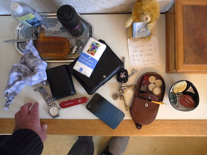 28 Things People Keep At Home But Avoid Talking About Because They Are So Controversial, As Shared Online