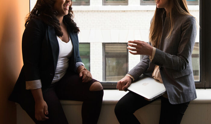 25 Qualities That Are Often Falsely Perceived As A Sign Of Intelligence, According To Folks In This Online Group