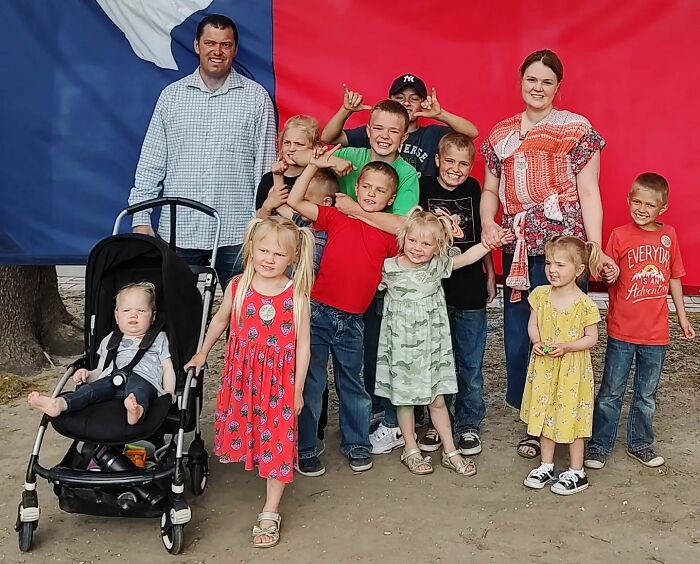 "Little House In The High Desert": This Couple Had 12 Kids In 12 Years