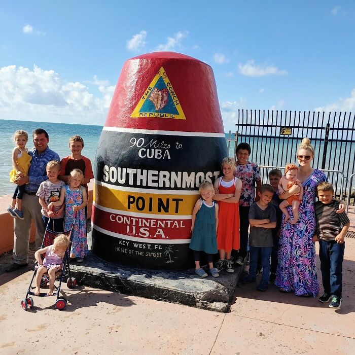 "Little House In The High Desert": This Couple Had 12 Kids In 12 Years