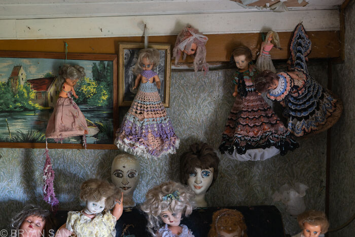 I Discovered An Abandoned House In France Filled With 'Demonic' Dolls (18 Pics) I Discovered An Abandoned House In France Filled With 'Demonic' Dolls (18 Pics)