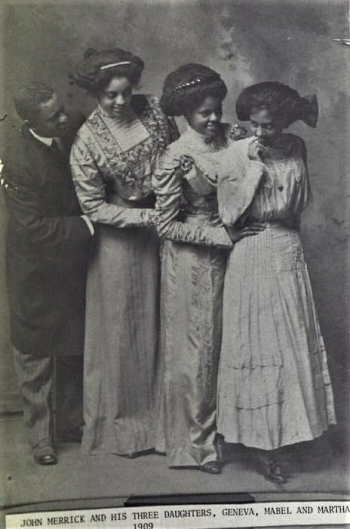 John Merrick And His Three Daughters, Geneva ,marel, And Martha .1909