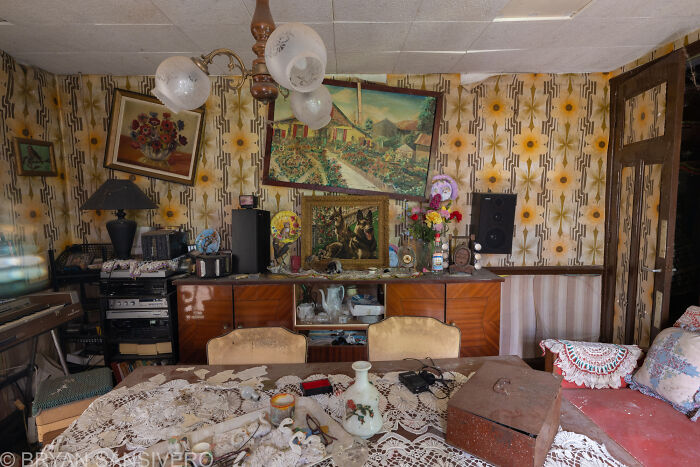 I Discovered An Abandoned House In France Filled With 'Demonic' Dolls (18 Pics) I Discovered An Abandoned House In France Filled With 'Demonic' Dolls (18 Pics)