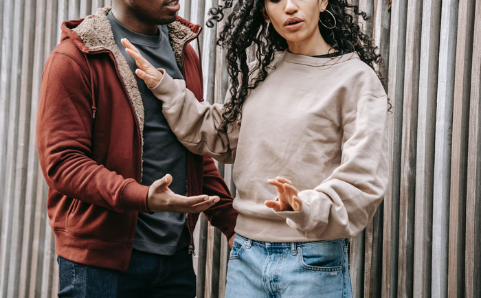 25 Terribles historias de convivencia gracias a compañeros de piso "monstruosos"