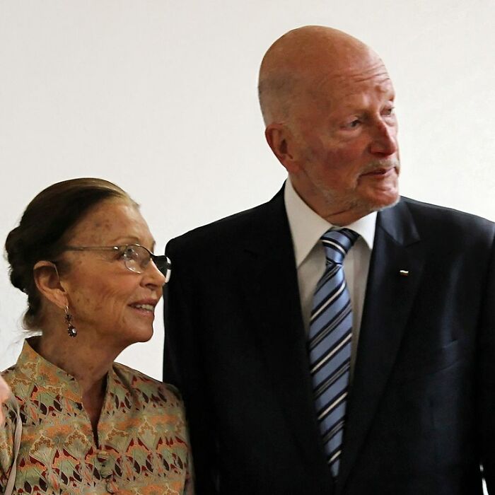 30 People Who Left A Mark In History And Are Actually Still Around, Much To The Surprise Of Folks In This Online Group