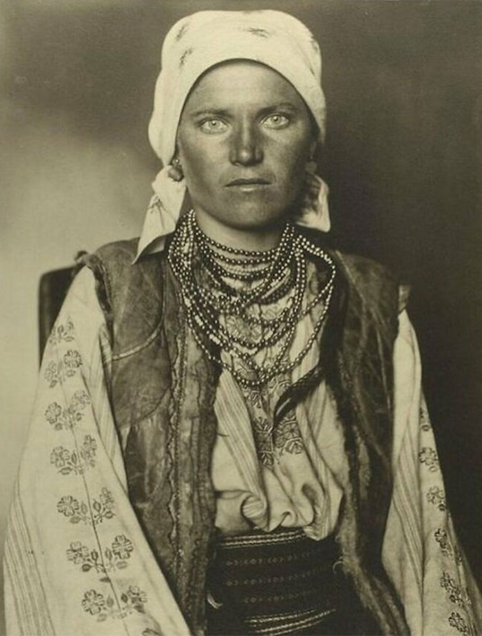 C. 1910. Portraits Of Immigrants At Ellis Island, New York, By Augustus F. Sherman