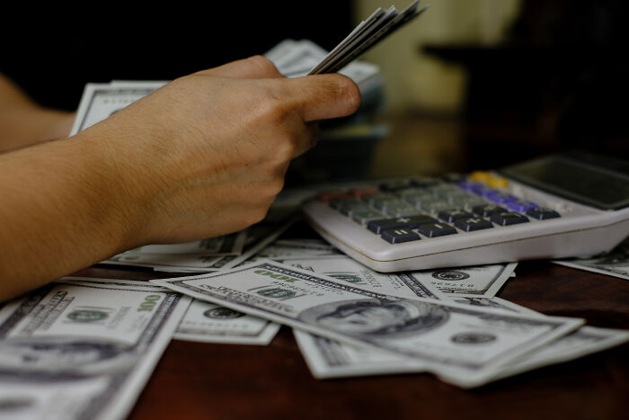 Someone Wondered “What’s A Sign That Someone Grew Up Poor?” And 30 Folks Online Delivered