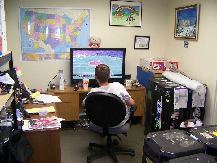 Users Of This Online Group Were Honest About 30 Things That They Learnt From Having To Work For Someone