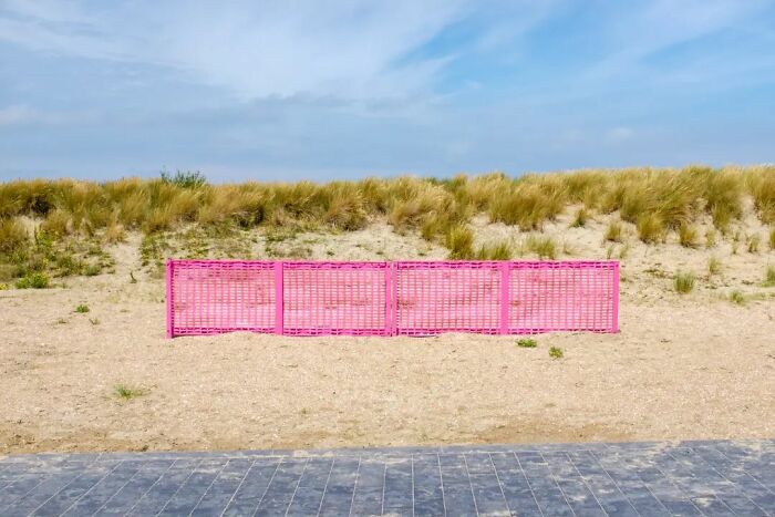 This Belgian Photographer Captures Funny And Extraordinary Scenes Of Everyday Life (30 New Pics)