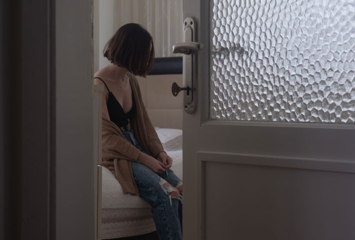 Guy Backed Online After Refusing To Financially Support His Entitled Girlfriend Who Doesn't Want To Get A Job As Her Sister Is Terminally Ill