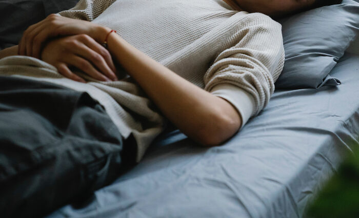 Someone Wondered “What’s A Sign That Someone Grew Up Poor?” And 30 Folks Online Delivered