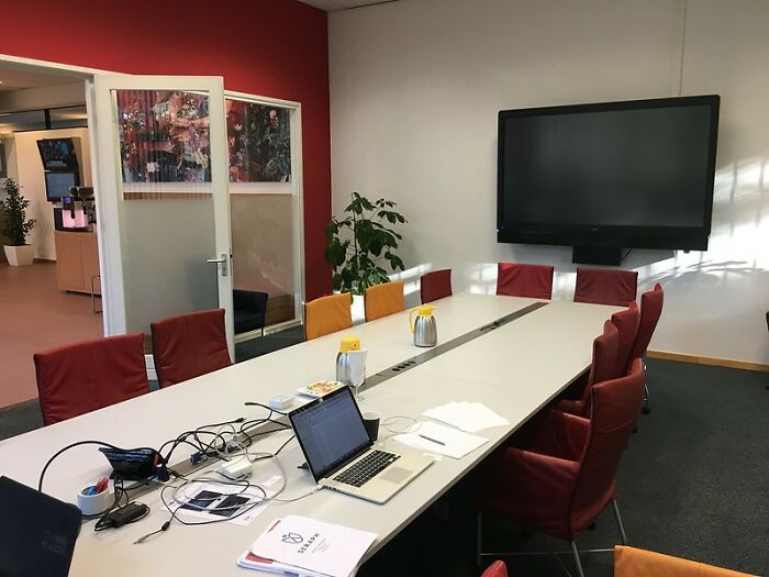 Users Of This Online Group Were Honest About 30 Things That They Learnt From Having To Work For Someone