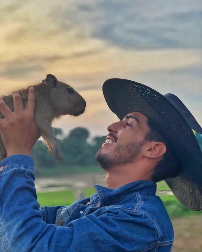 This Man From Brazil Who Lives On A Farm Shares A Beautiful Bond With A Rescued Capybara