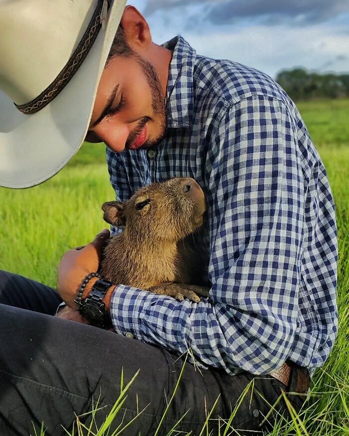 This Man From Brazil Who Lives On A Farm Shares A Beautiful Bond With A Rescued Capybara