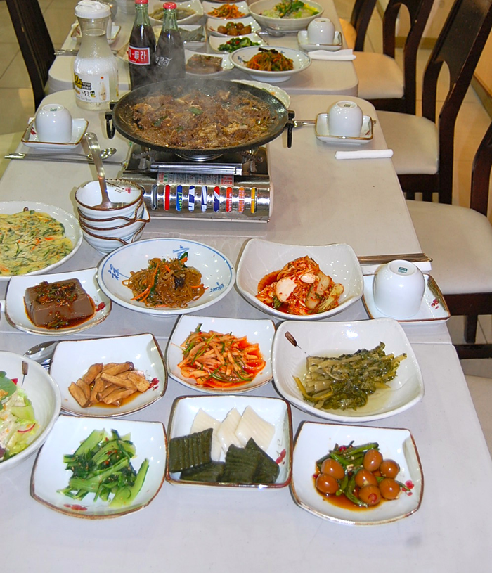 Med Students Are Told To Skip Lunchtime By Teaching Staff, Make Joint Decision Not To Follow These Demands, Get Reported To The Dean