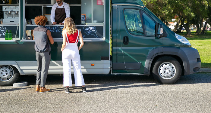 Employee Maliciously Complies And Makes Karen Order The Way She Wants To, She Ends Up Paying 5 Times More