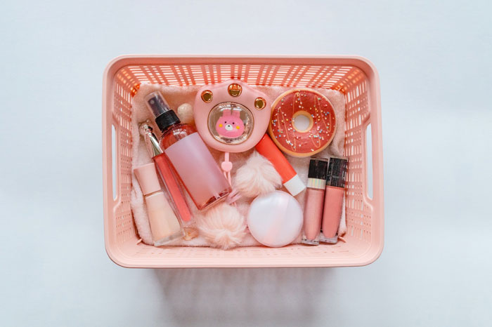 "Throw The Whole Wife Away": Man Is Not Allowed To Refill Soap Dispenser, Throws It Away Instead, Making Wife Dig Through The Trash