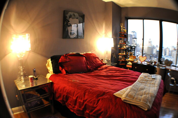 Someone Wondered “What’s A Sign That Someone Grew Up Poor?” And 30 Folks Online Delivered