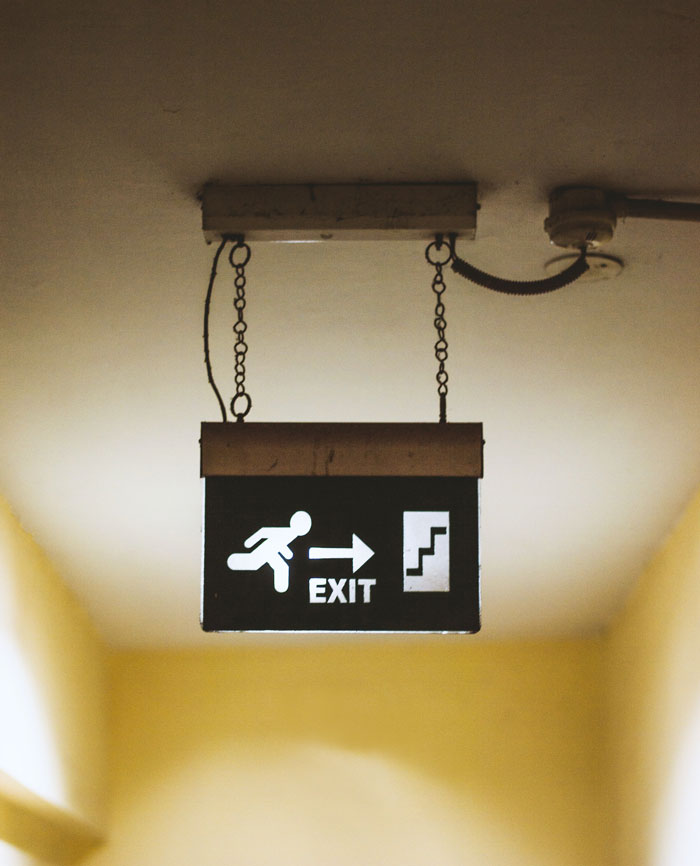 Moneyed Friend Quietly Bails, Knowing That Pals Who Over-Ordered Will Expect Them To Split The Restaurant Bill