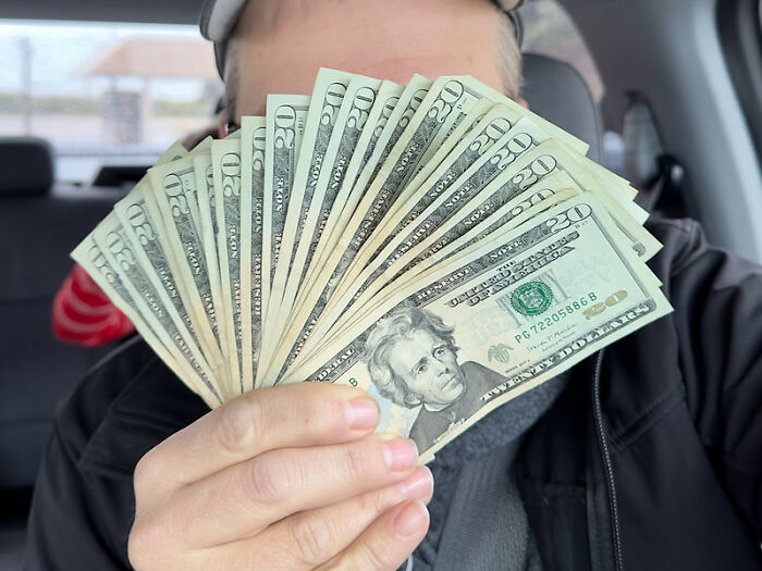 This Viral Thread Has People Pointing Out Things The Poor Know But The Rich Don't, And Here Are 40 Of Them