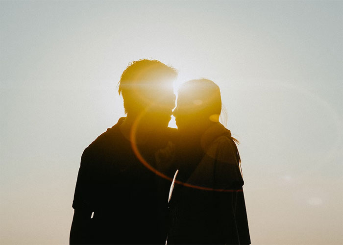 50 Women Share The Red Flags They Ignored While Dating That Became A Reality After Marriage