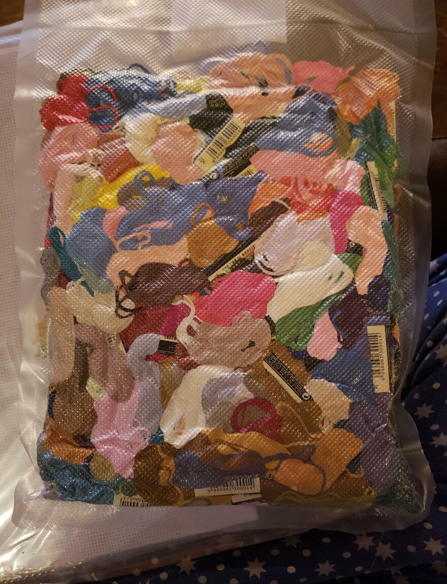 My Suction Packed Embroidery Thread Looks Like A Modern Art Piece
