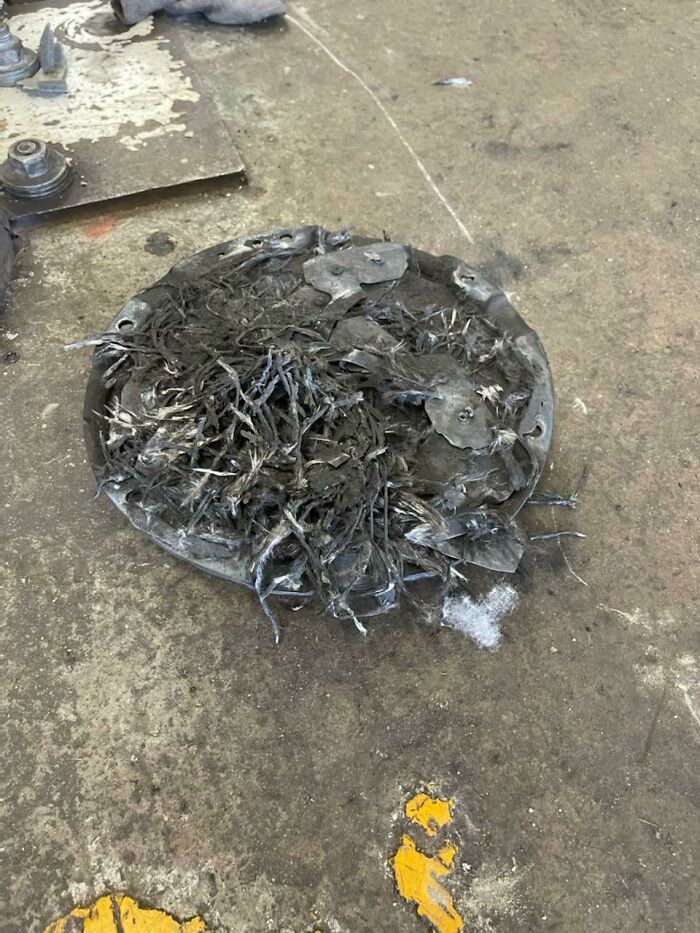 This Is What Happens When You Lend Your Manual Transmission Car To A Friend Who “Knows How To Drive Stick”