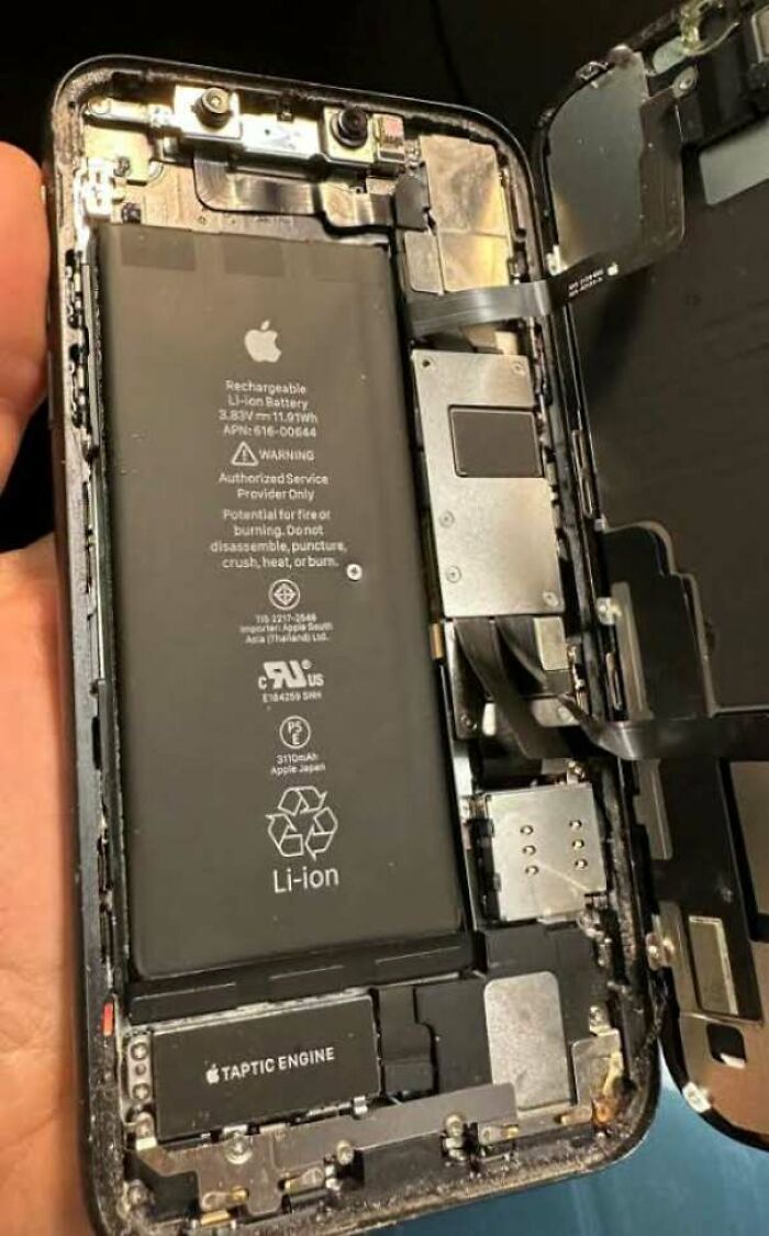 Can You Spot The Previous Technicians Mistake? Phone Just Came In And Won't Turn On. Customer Is Complaining About The Phone Getting Hot