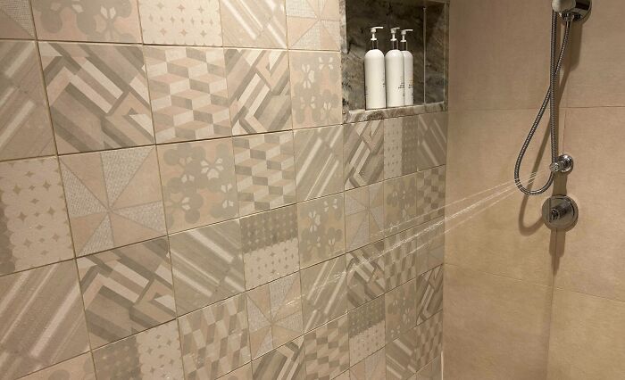 Hotel Shower Has A Mode That Shoots One Ridiculously Powerful Horizontal Jet Of Water