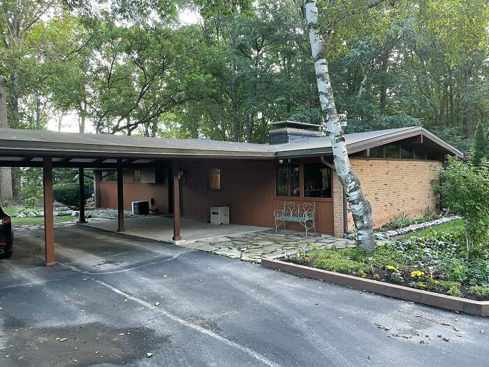 Bought This 1954 Mcm House After Years Of Diving By And Sending “Sell It” Vibes At The Property