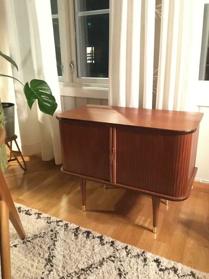 It’s My Birthday & I Just Scored This Adorable Cabinet Off An Online Marketplace 🥳 I Love The Sliding Doors!