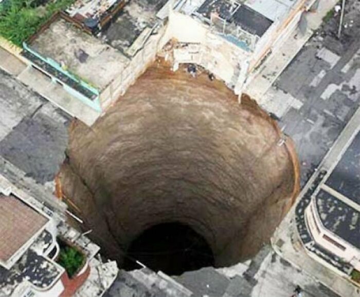 This Terrifying Sinkhole In Guatemala Is An Au Of Terror