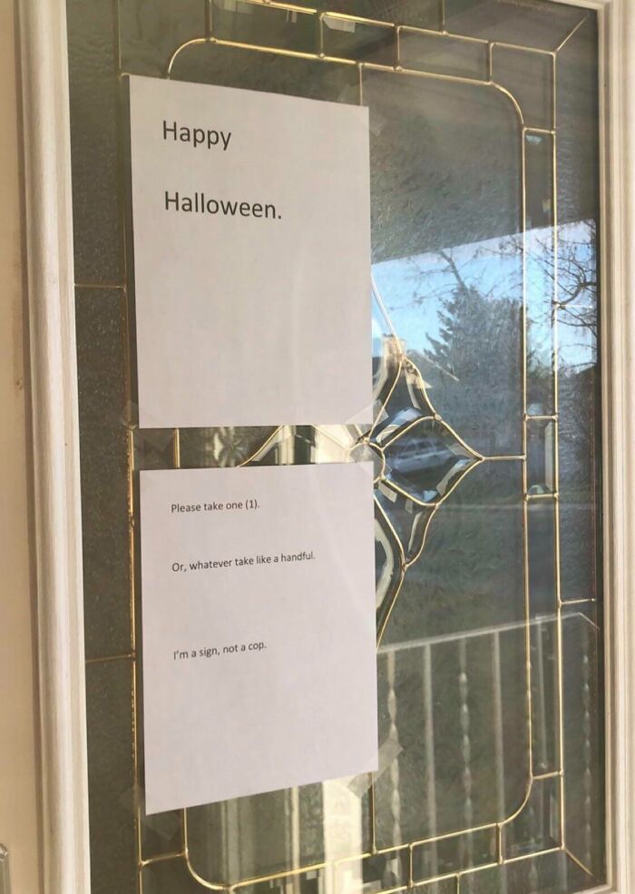 My Favorite House We Trick-Or-Treated At Tonight. This Was Their Only Decoration