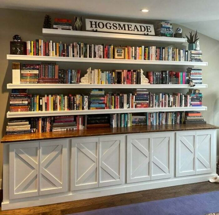 white bookshelf 