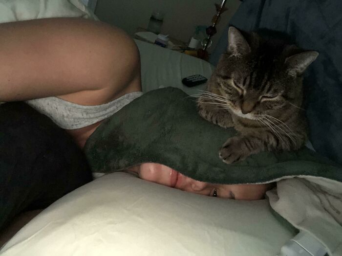 I Put A Heating Pad On My Face To Treat A Migraine